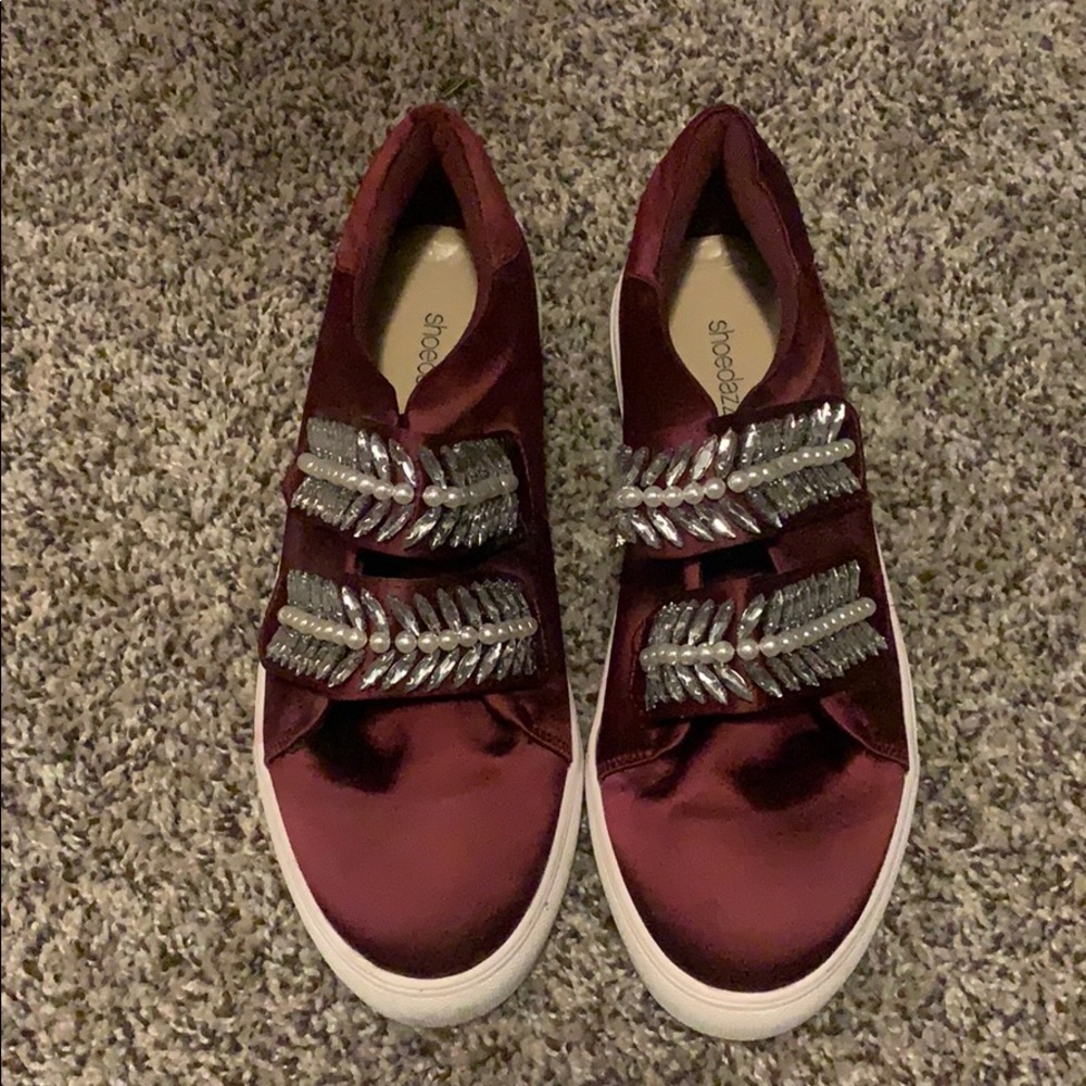 Shoe dazzle size 9